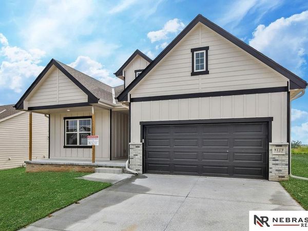 4119 S 213th Street, Elkhorn, NE 68022