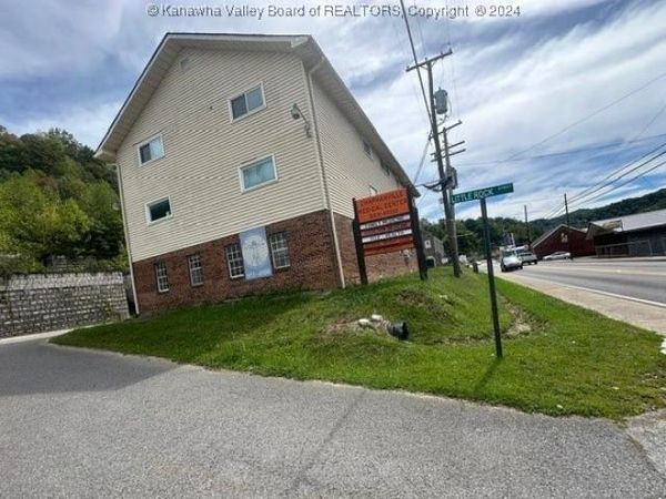 384 Main Street, Chapmanville, WV 25508