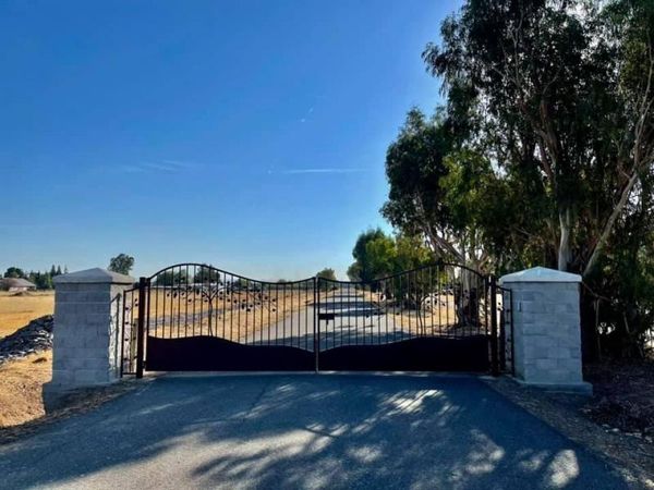 22350 E Dynasty Dr, Linden, CA 95236