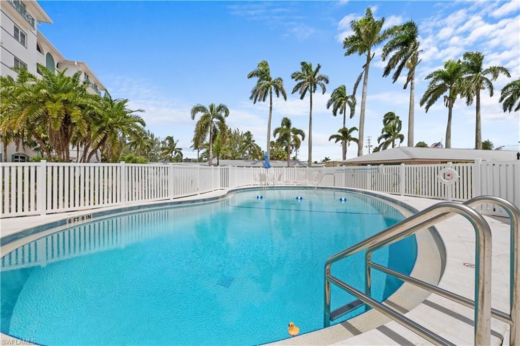 2011 Gulf Shore Blvd N, Unit 44, Naples, FL 34102 Photo