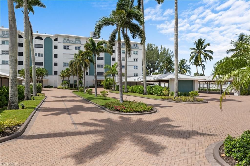 2011 Gulf Shore Blvd N, Unit 44, Naples, FL 34102 Photo