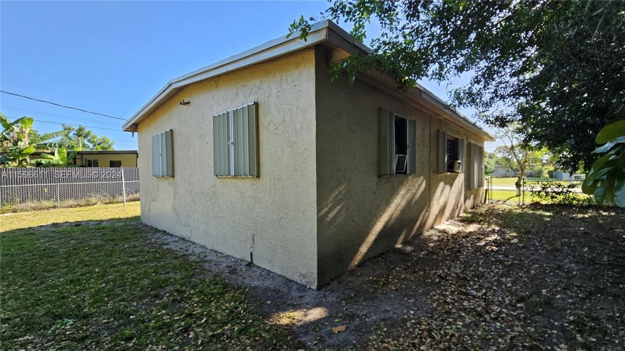 155 NW 30th Ter, Fort Lauderdale, FL 33311 Photo