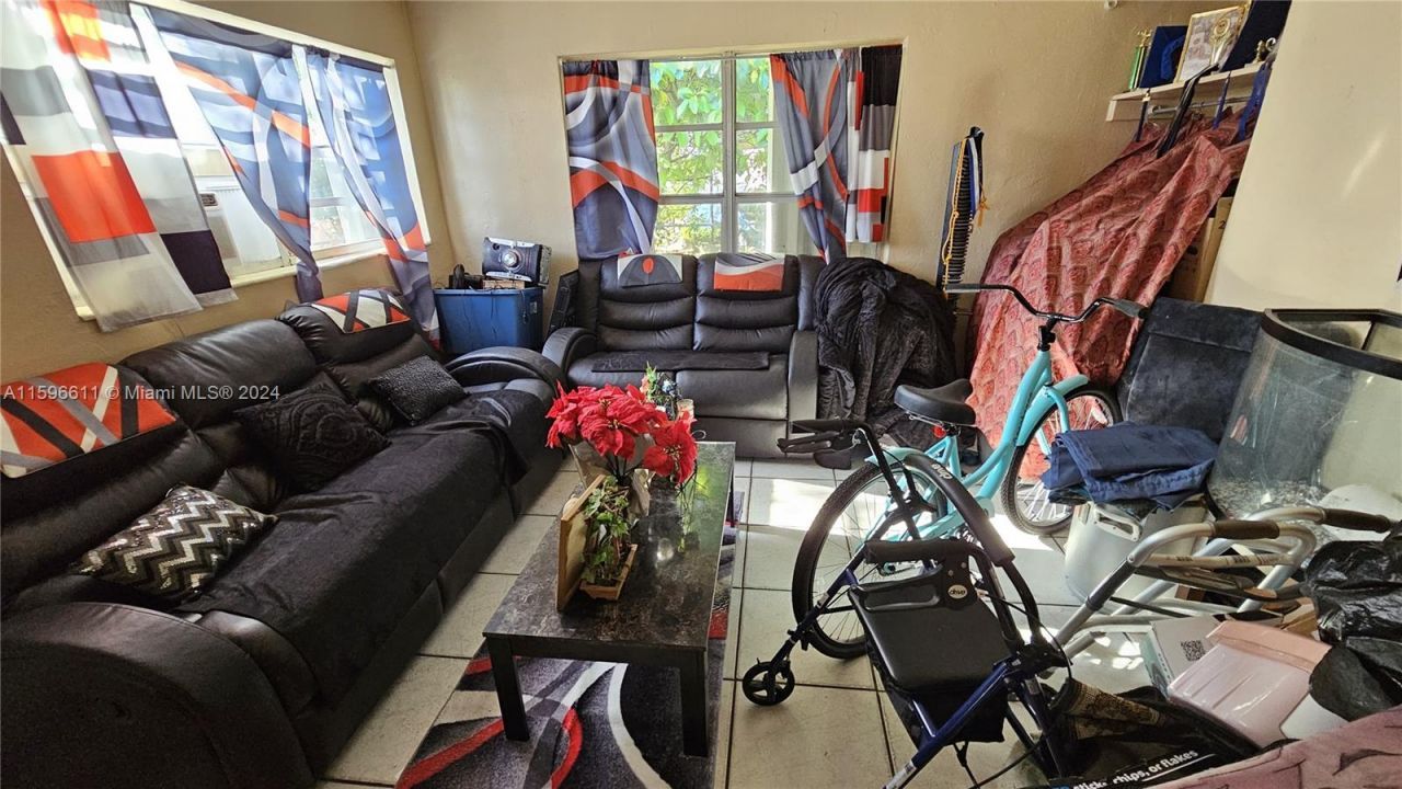 155 NW 30th Ter, Fort Lauderdale, FL 33311 Photo