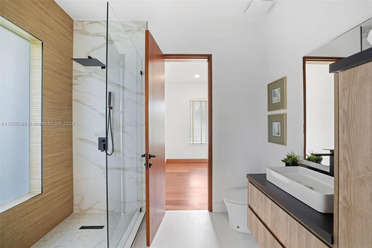 543 Hibiscus Dr, Hallandale Beach, FL 33009 Photo