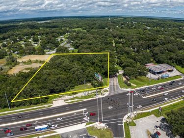 353 S US HWY 27/441, LADY LAKE, FL 32159