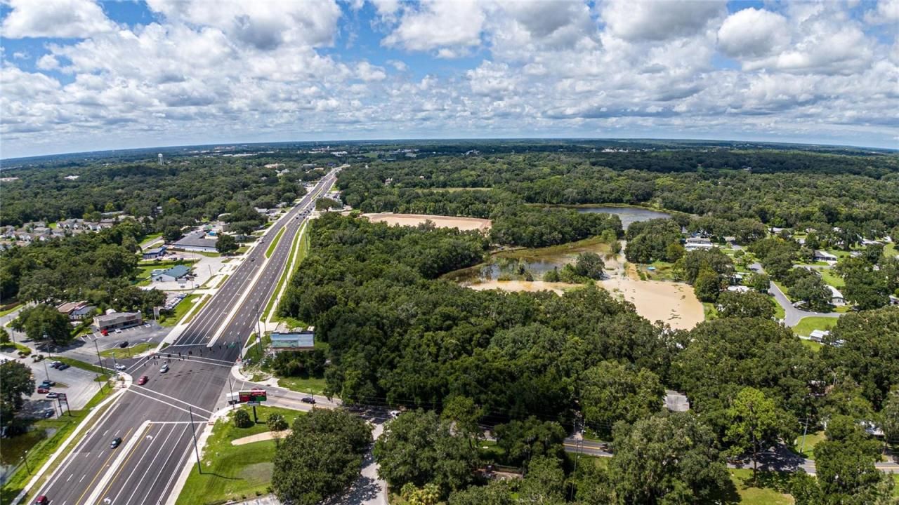 353 S Us Hwy 27/441, Lady Lake, FL 32159 Photo