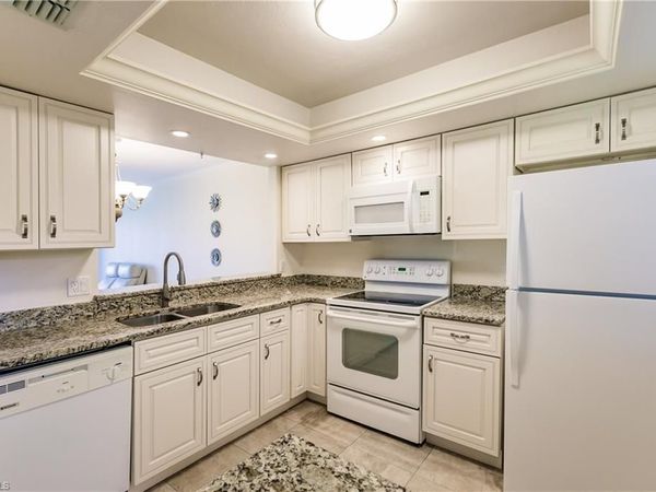 8715 Charter Club CIR, Unit 2, FORT MYERS, FL 33919