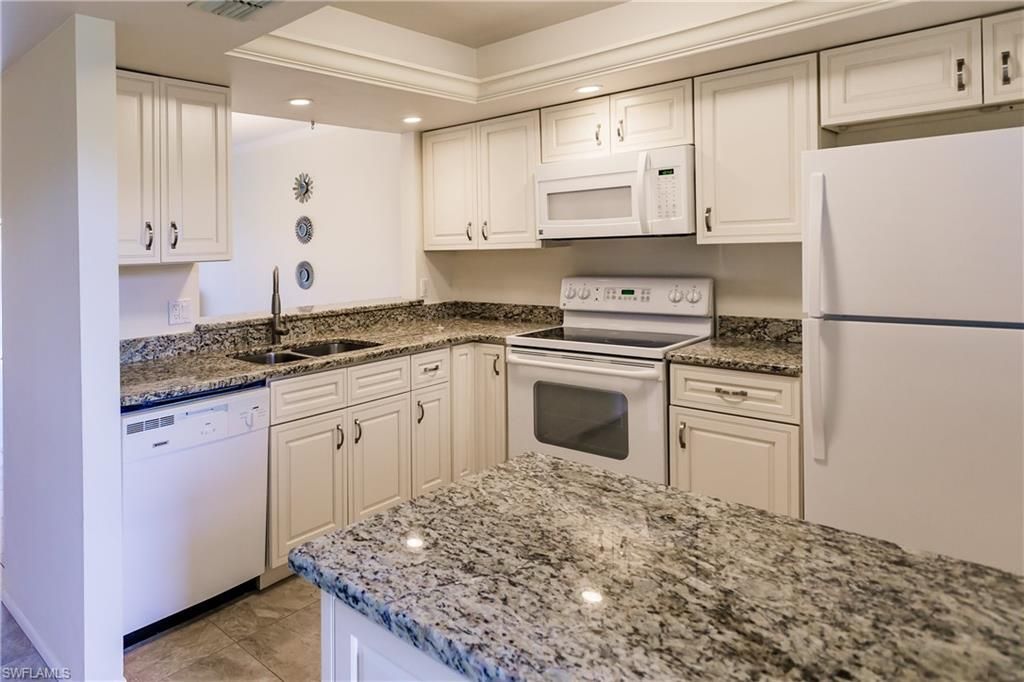 8715 Charter Club Cir, Unit 2, Fort Myers, FL 33919 Photo