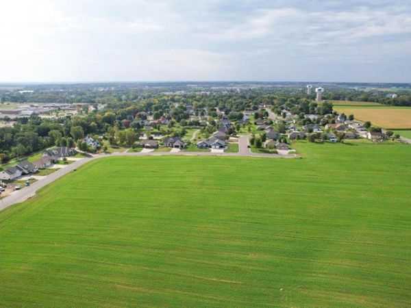 206 Highlands Blvd NE, Melrose, MN 56352