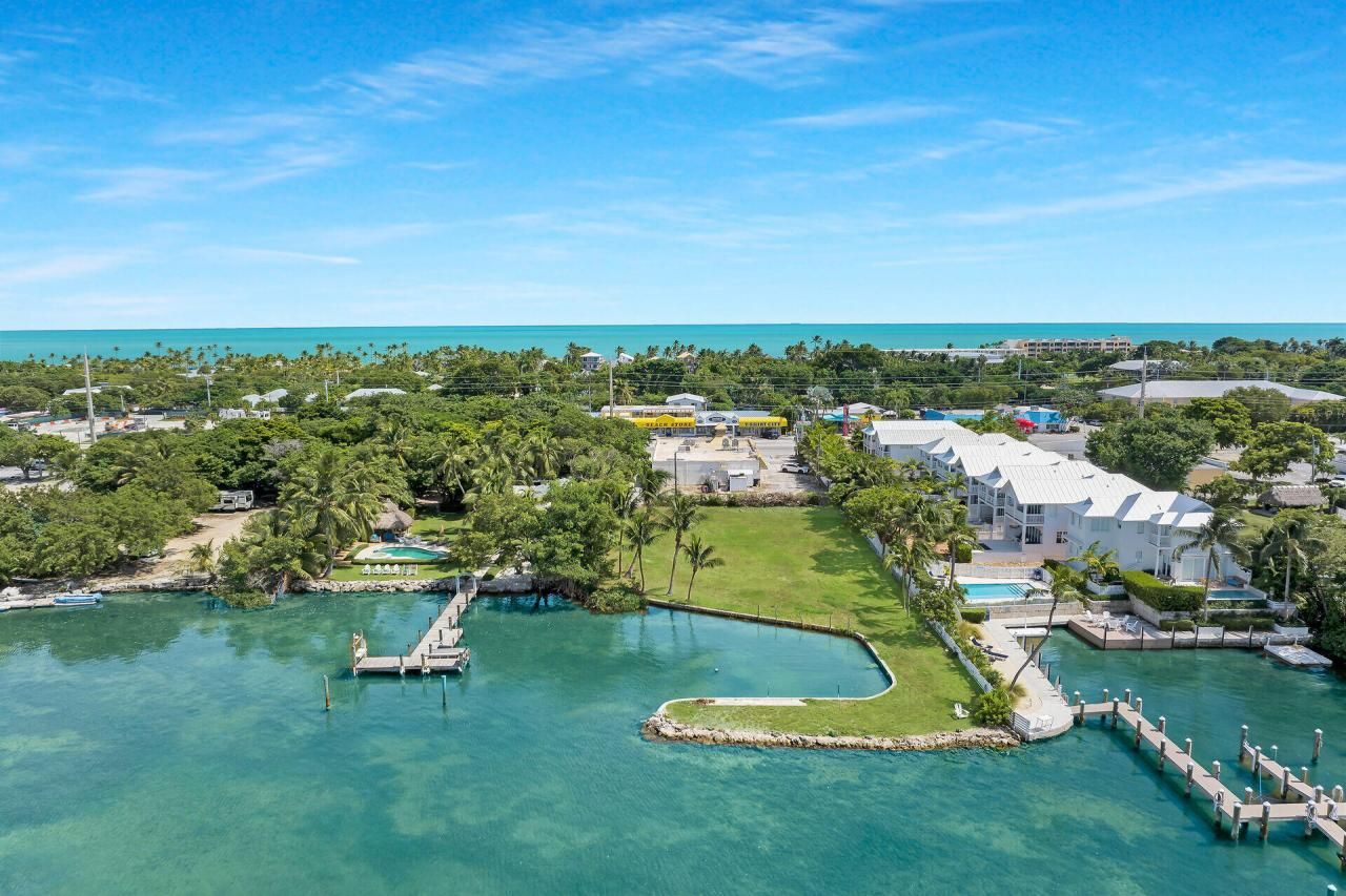 81910 & 81908 Overseas Highway, Islamorada, FL 33036 Photo