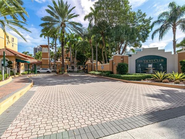 19701 E Country Club Dr, Unit 5107, Aventura, FL 33180