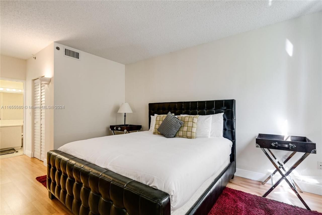 19701 E Country Club Dr, Unit 5107, Aventura, FL 33180 Photo