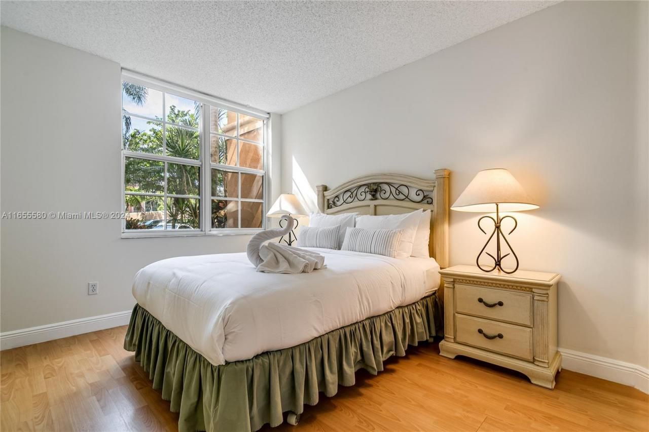 19701 E Country Club Dr, Unit 5107, Aventura, FL 33180 Photo