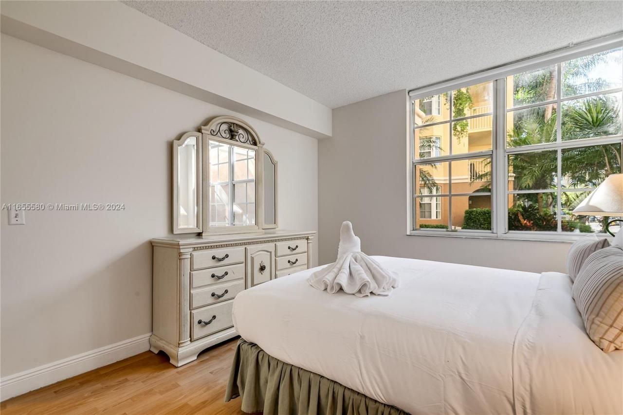 19701 E Country Club Dr, Unit 5107, Aventura, FL 33180 Photo