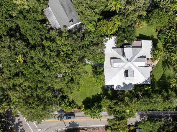 1701 S Bayshore Dr, Miami, FL 33133