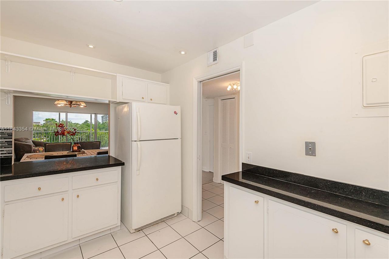 3200 N Palm Aire Dr, Unit 501, Pompano Beach, FL 33069 Photo