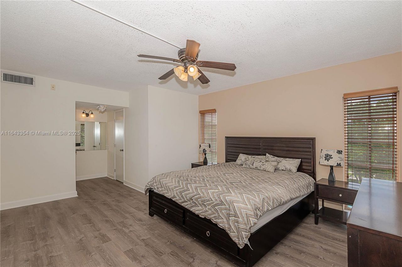 3200 N Palm Aire Dr, Unit 501, Pompano Beach, FL 33069 Photo