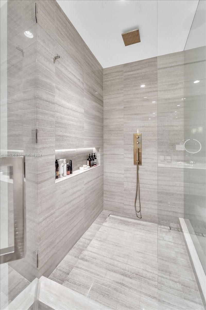 18975 Collins Ave, Unit 5302+Caban, Sunny Isles Beach, FL 33160 Photo