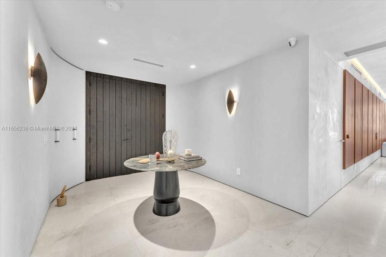 18975 Collins Ave, Unit 5302+Caban, Sunny Isles Beach, FL 33160 Photo