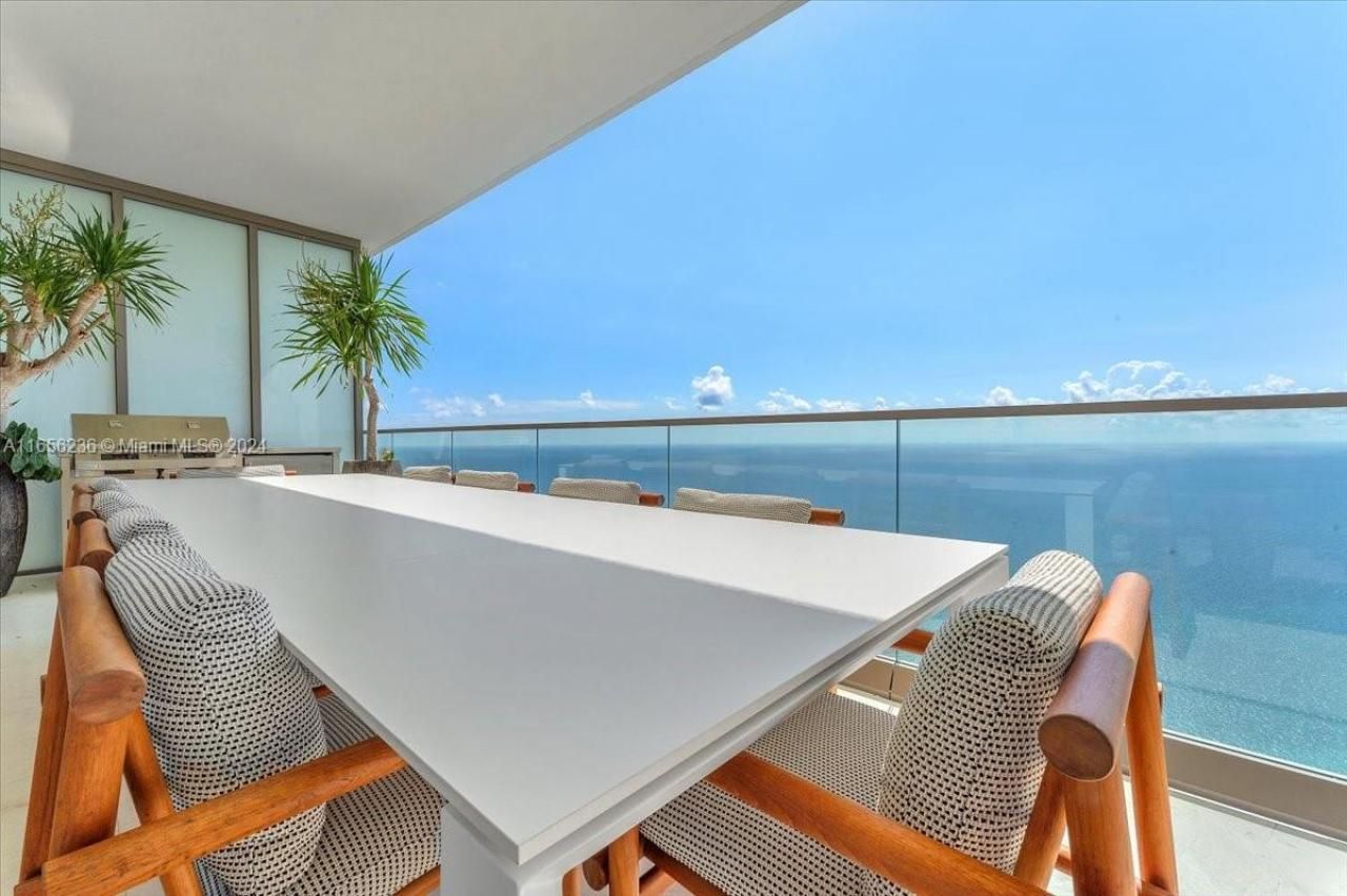 18975 Collins Ave, Unit 5302+Caban, Sunny Isles Beach, FL 33160 Photo