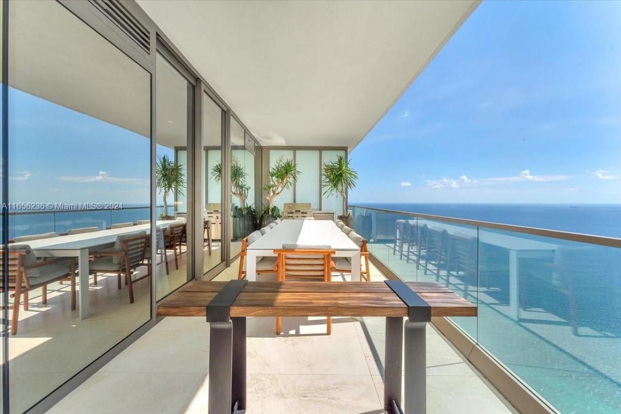 18975 Collins Ave, Unit 5302+Caban, Sunny Isles Beach, FL 33160 Photo