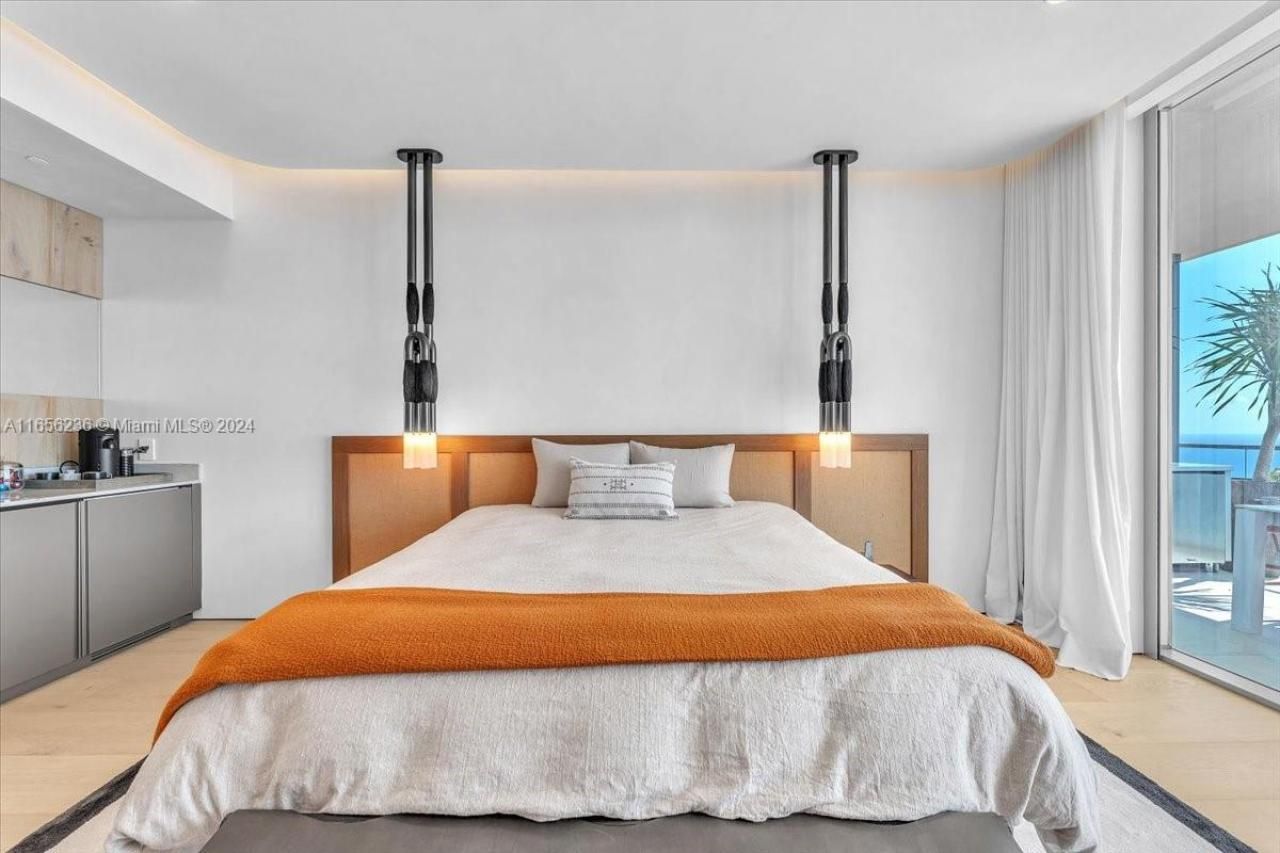 18975 Collins Ave, Unit 5302+Caban, Sunny Isles Beach, FL 33160 Photo
