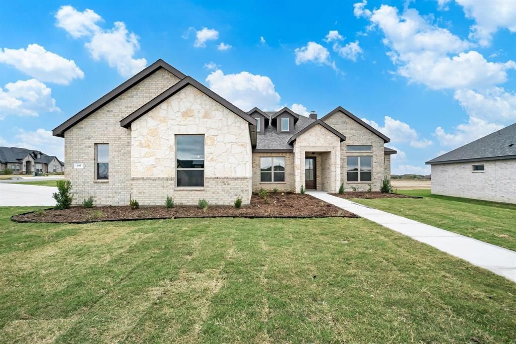 195 Coalson Crossing, Azle, TX 76020 Main Photo