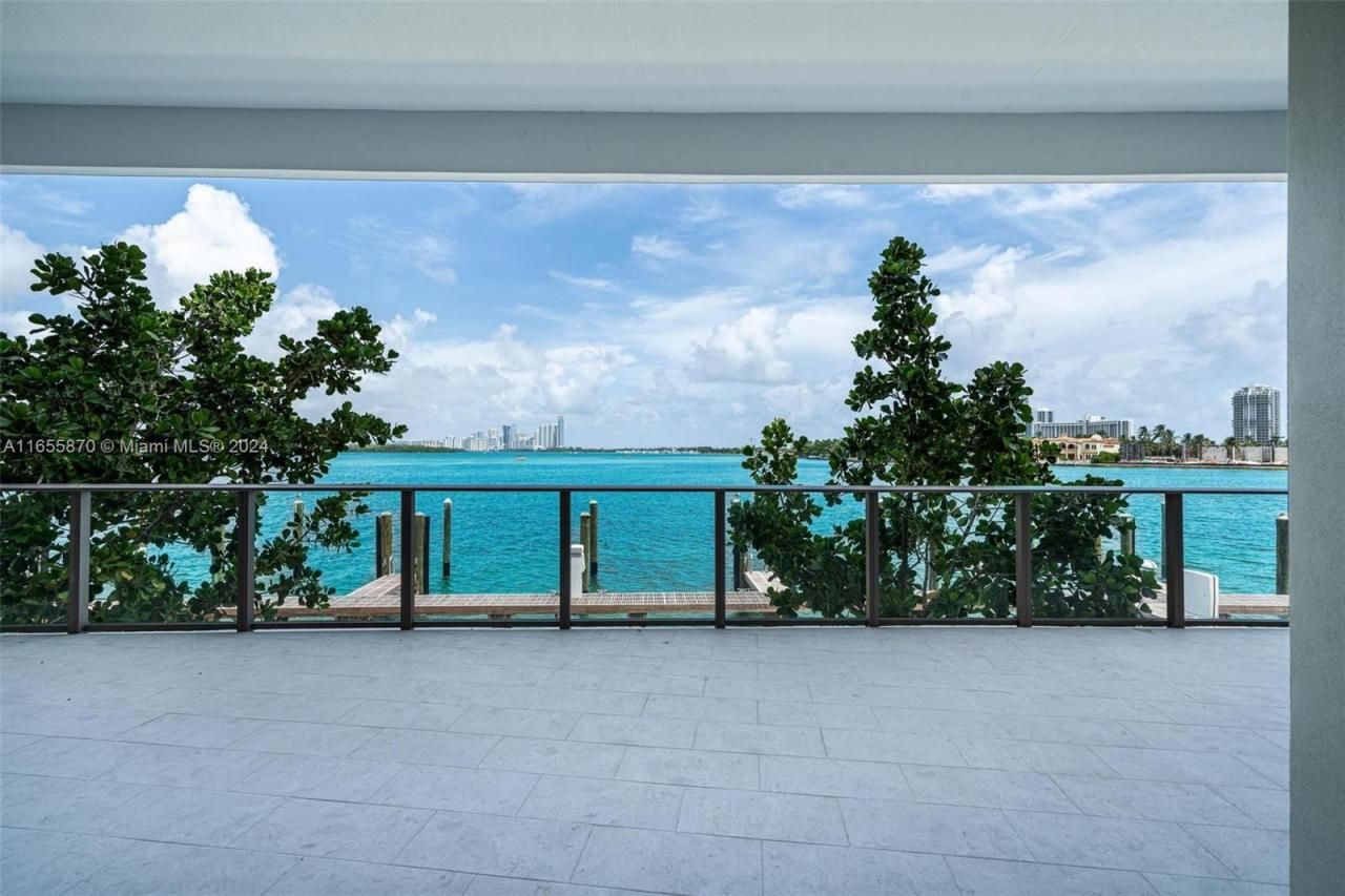 1135 103 St, Unit 202, Bay Harbor Islands, FL 33154 Photo