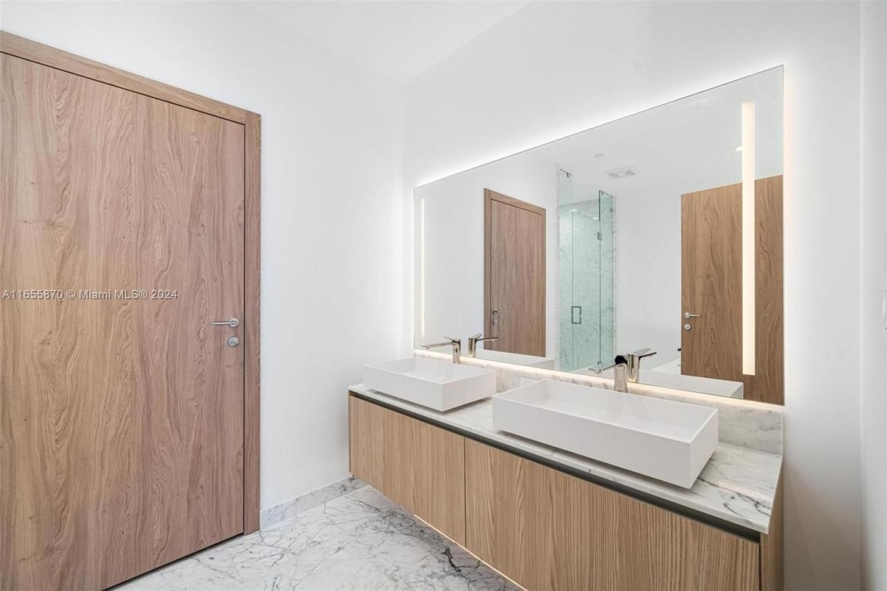 1135 103 St, Unit 202, Bay Harbor Islands, FL 33154 Photo