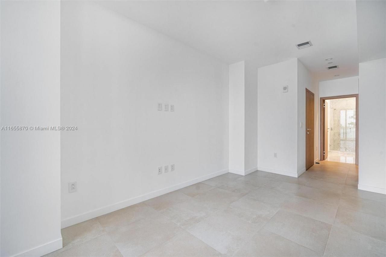 1135 103 St, Unit 202, Bay Harbor Islands, FL 33154 Photo