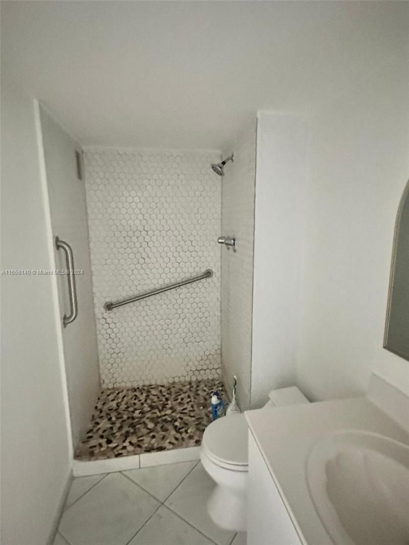 5555 Collins Ave, Unit 8Z, Miami Beach, FL 33140 Photo