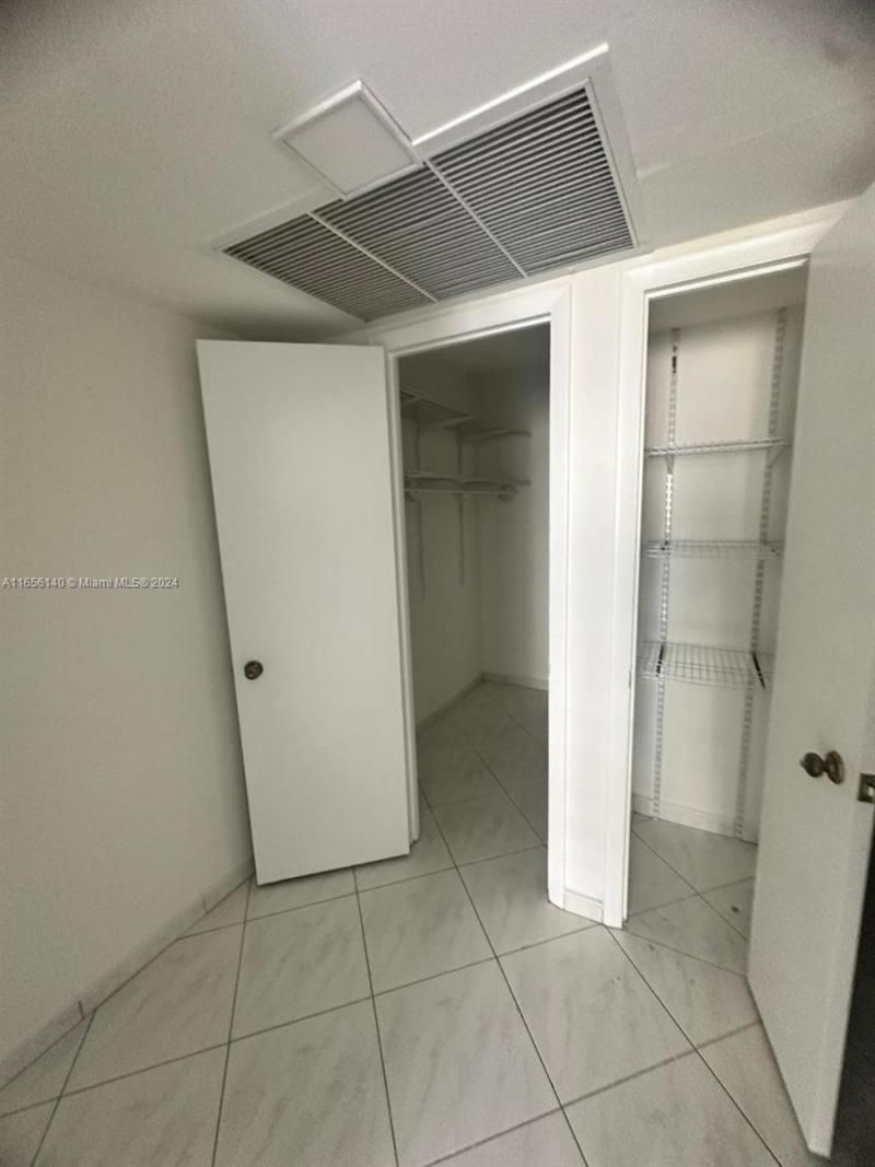 5555 Collins Ave, Unit 8Z, Miami Beach, FL 33140 Photo