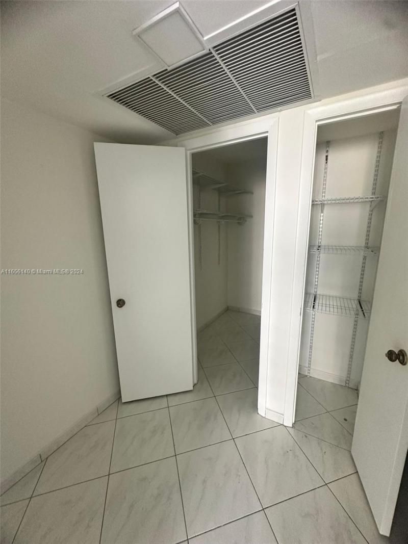5555 Collins Ave, Unit 8Z, Miami Beach, FL 33140 Photo