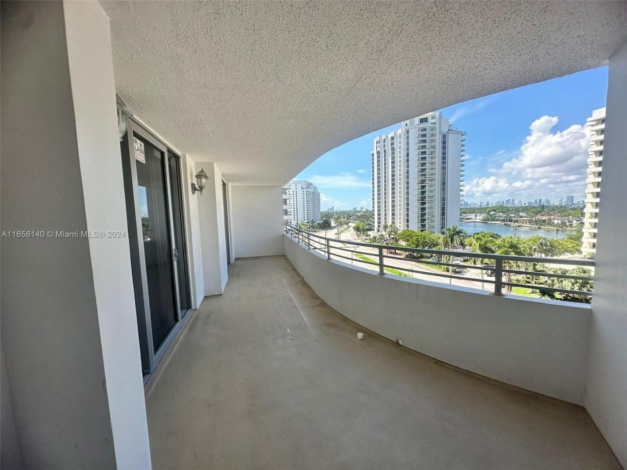 5555 Collins Ave, Unit 8Z, Miami Beach, FL 33140 Photo