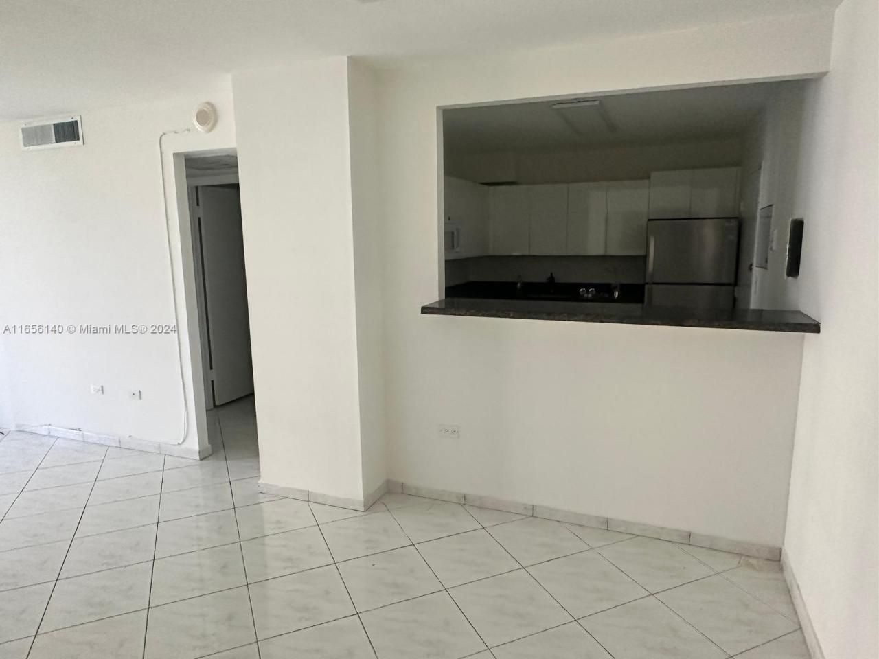 5555 Collins Ave, Unit 8Z, Miami Beach, FL 33140 Photo