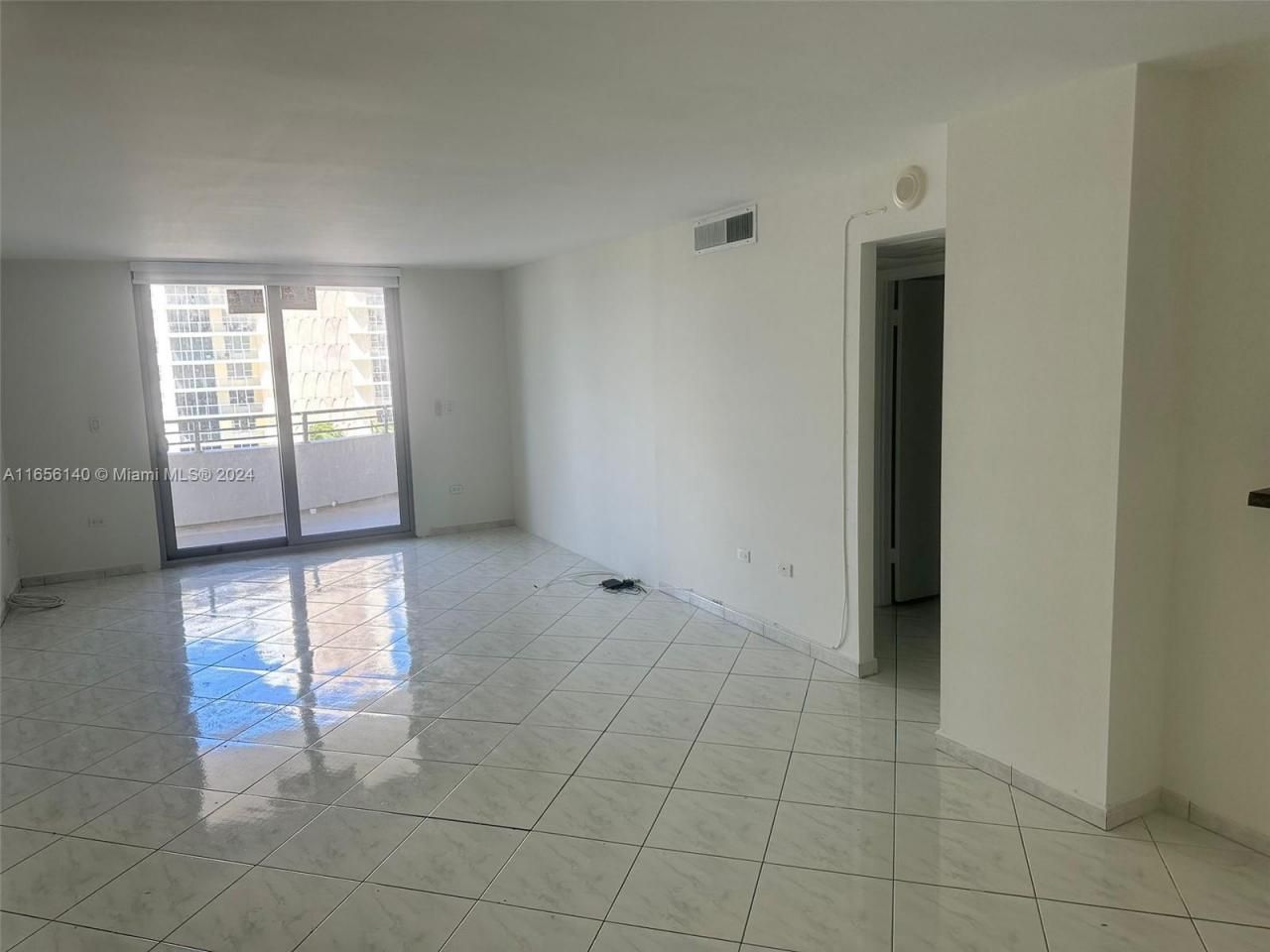 5555 Collins Ave, Unit 8Z, Miami Beach, FL 33140 Photo
