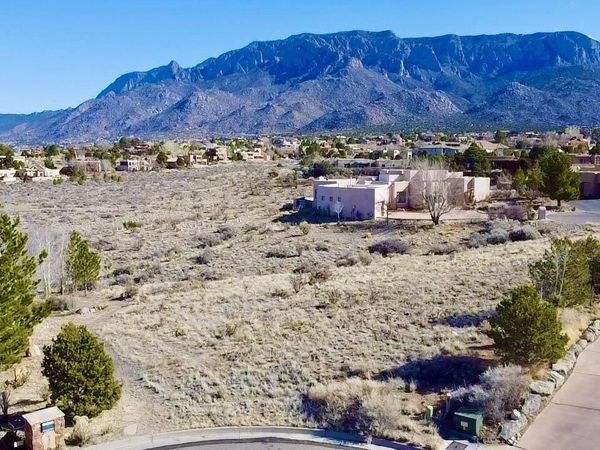 6805 Blanket Flower Place NE, Albuquerque, NM 87111