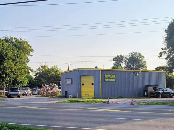 1010 N Colorado ST, Lockhart, TX 78644