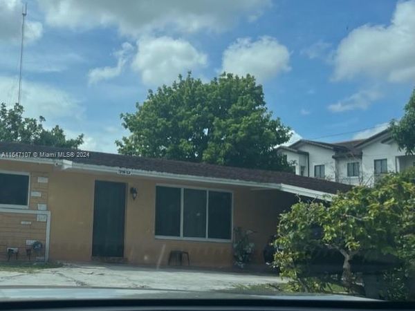 360 NW 207th St, Miami Gardens, FL 33169