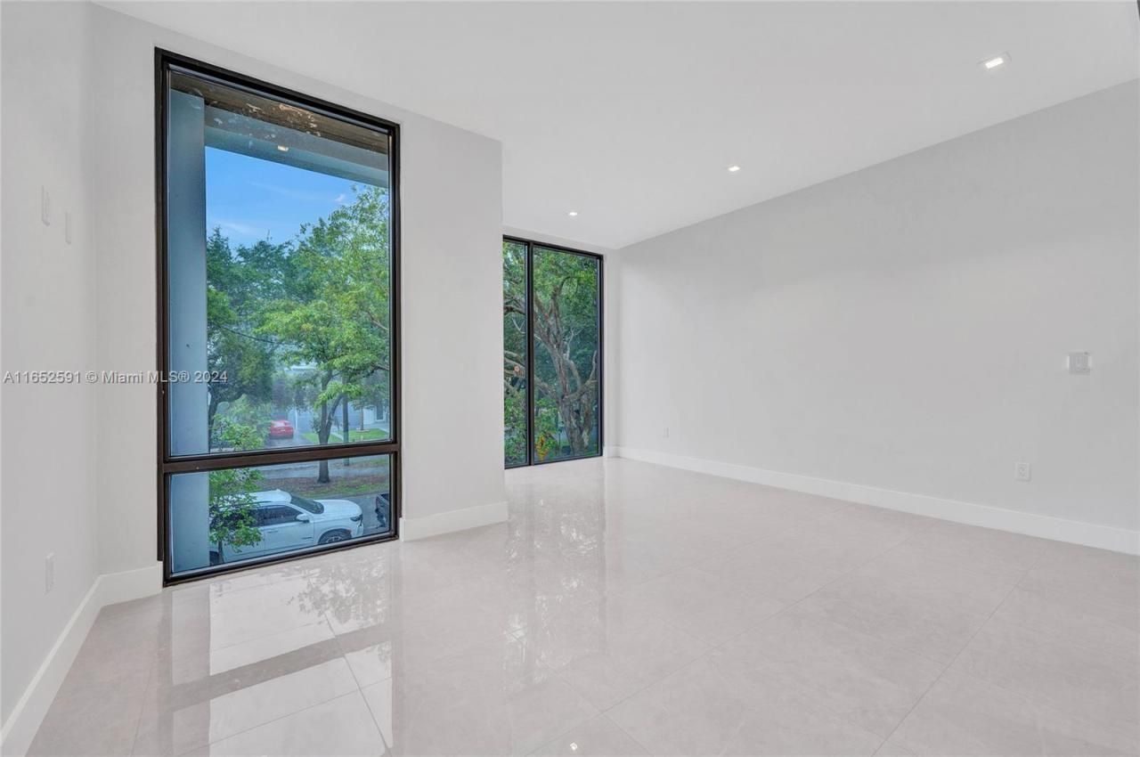 1235 SW 13th Ave, Unit 1235, Miami, FL 33135 Photo