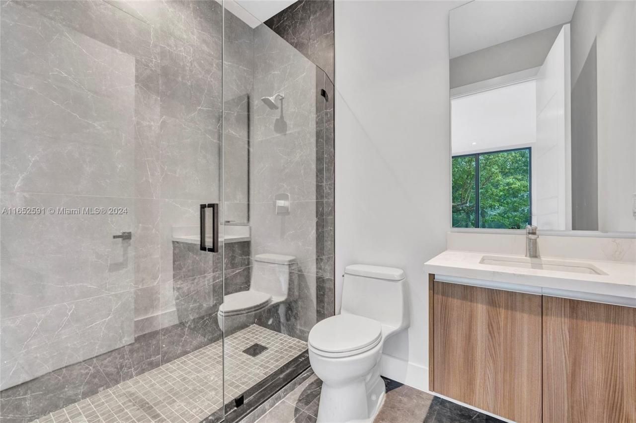 1235 SW 13th Ave, Unit 1235, Miami, FL 33135 Photo