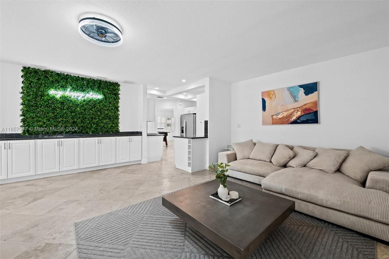 1931 NE 32nd Ave, Fort Lauderdale, FL 33305 Photo