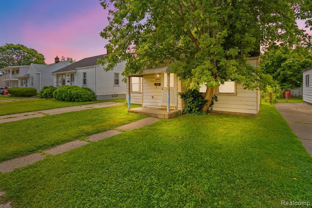 17484 Lowell Street, Roseville, MI 48066 Main Photo