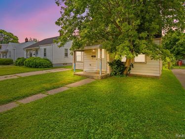 17484 LOWELL Street, Roseville, MI 48066