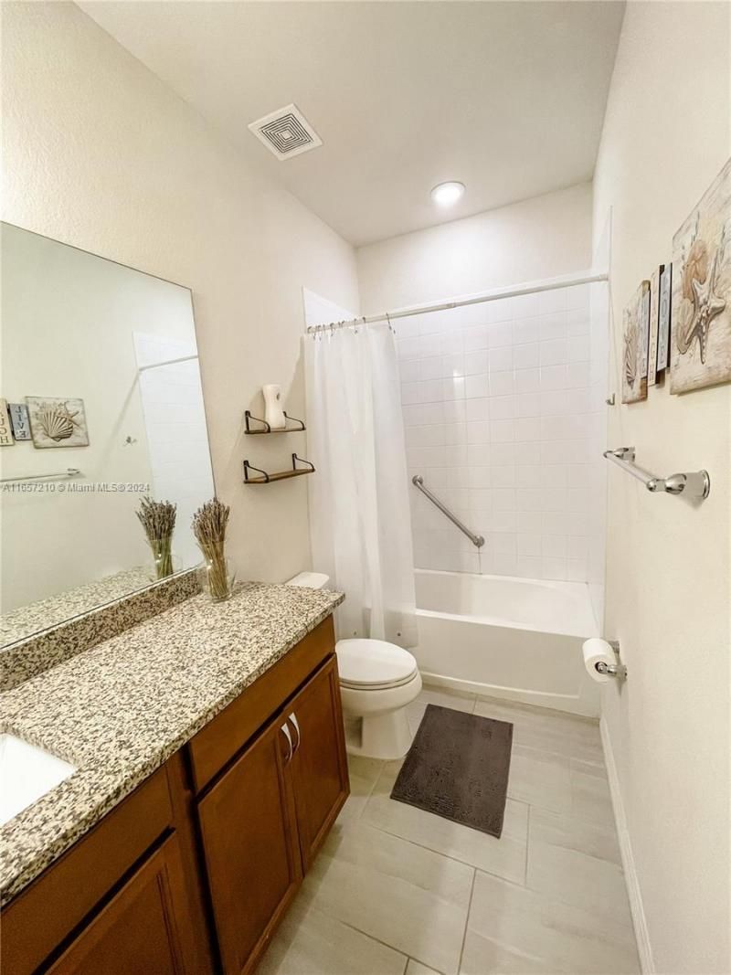 5100 Eucalyptus Dr, Unit 2, Hollywood, FL 33021 Photo