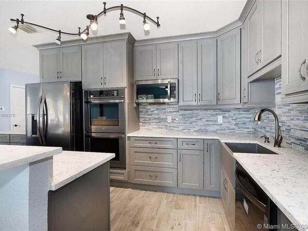 316 NW 29 Street, Wilton Manors, FL 33311
