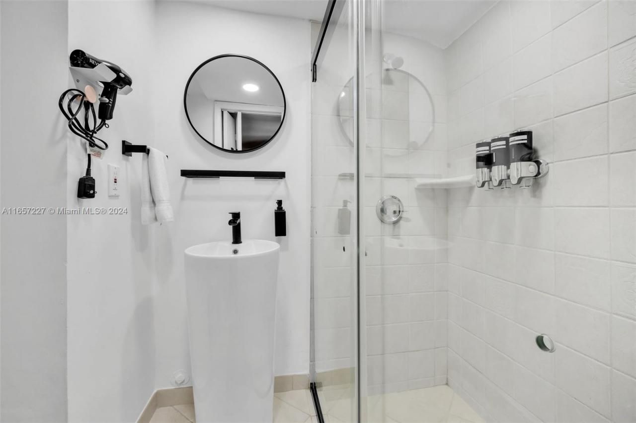 5830 NE 14th Rd, Fort Lauderdale, FL 33334 Photo