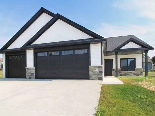 864 Bucknell Lane SE, Stewartville, MN 55976