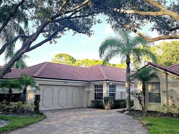 4026 LYNDHURST COURT, Unit 13, SARASOTA, FL 34235
