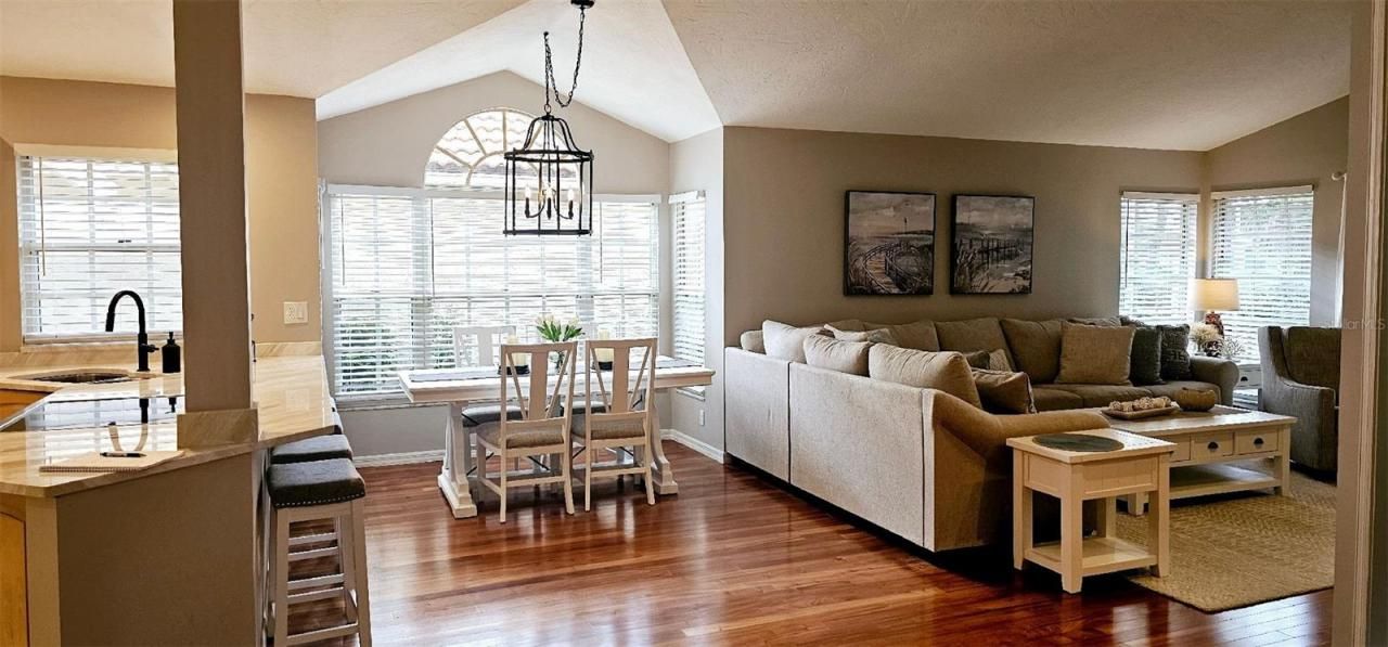 4026 Lyndhurst Court, Unit 13, Sarasota, FL 34235 Photo